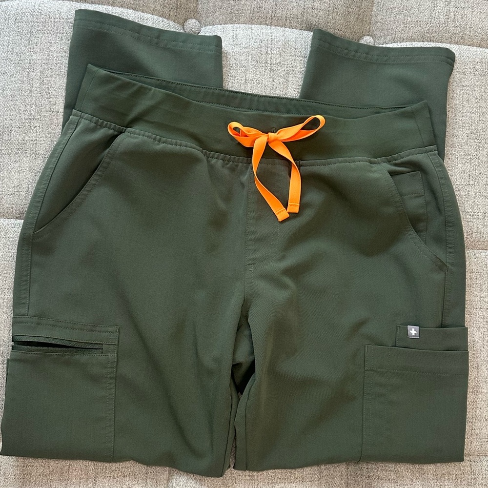 FIGS moss high-waisted Yola scrub pants!